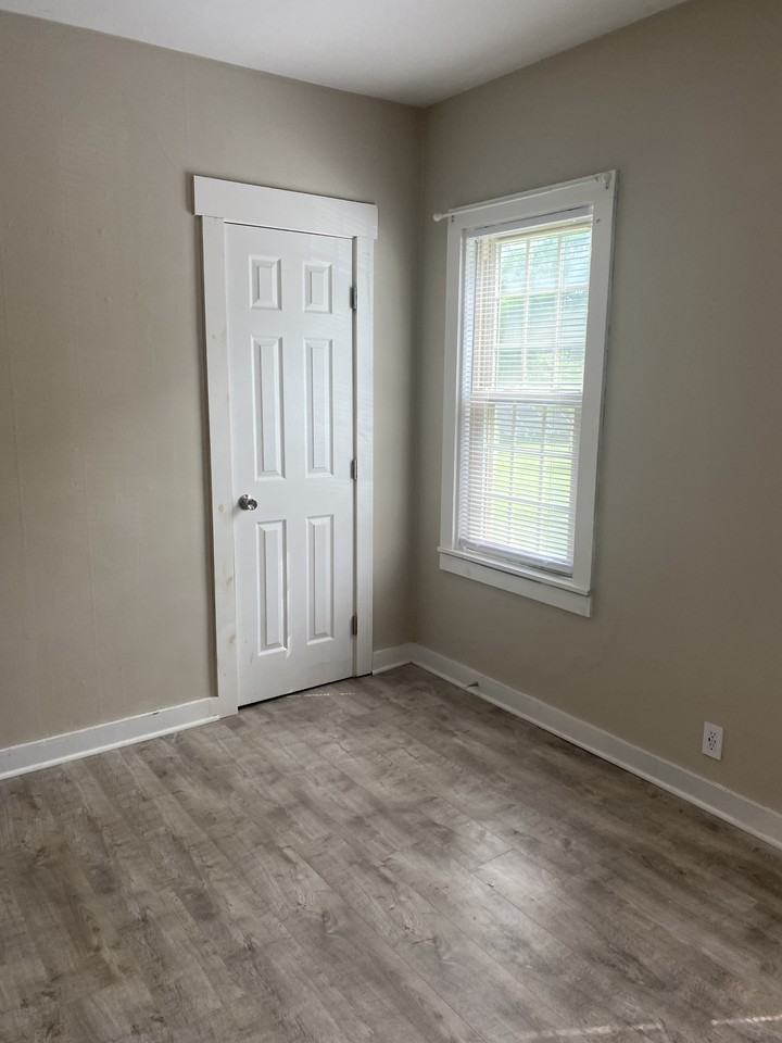 68 W University St - Photo 3 of 16