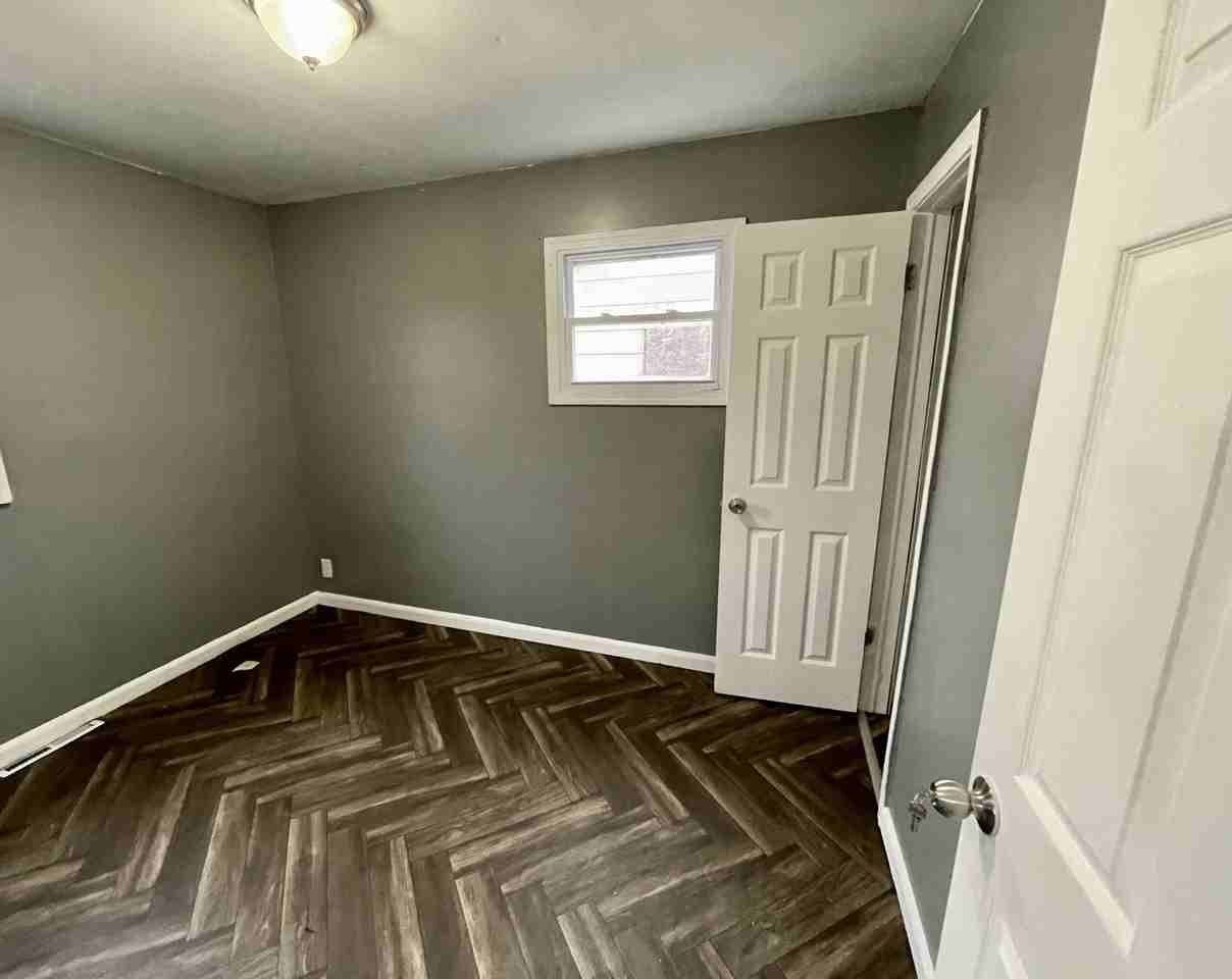 26089 Lehigh St - Photo 3 of 7