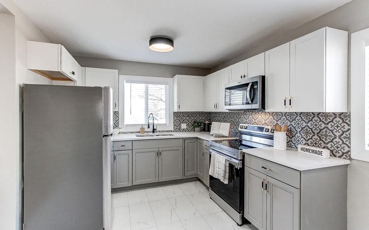 1608 Kingston St #A - Photo 6 of 12