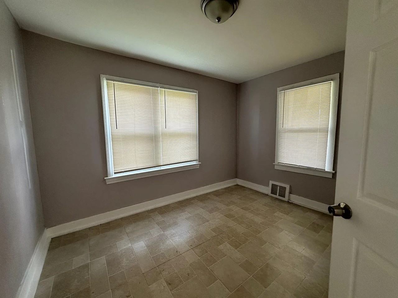 4167 Isabelle St - Photo 4 of 7