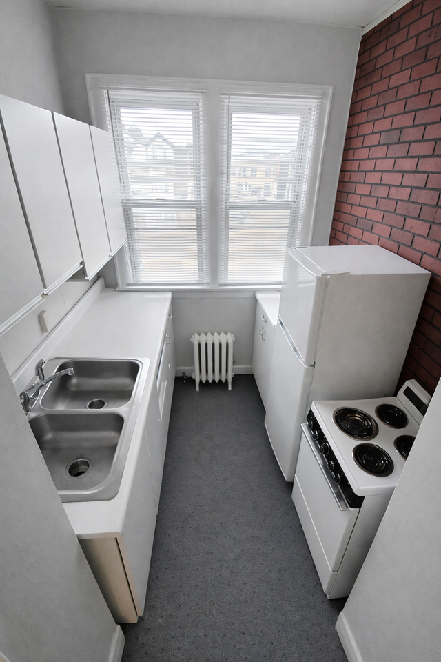 1330 Locust St #1 - Photo 3 of 7