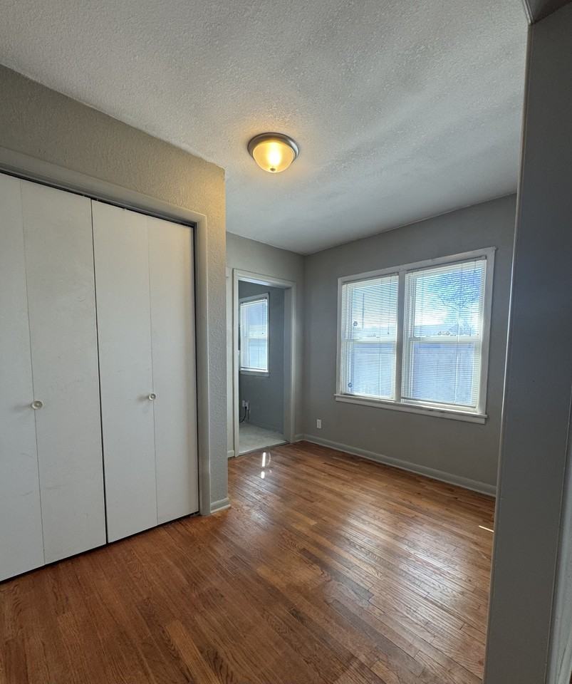 1614 N Grove Ave - Photo 4 of 27