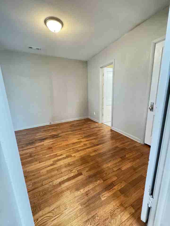 1614 N Grove Ave - Photo 5 of 27