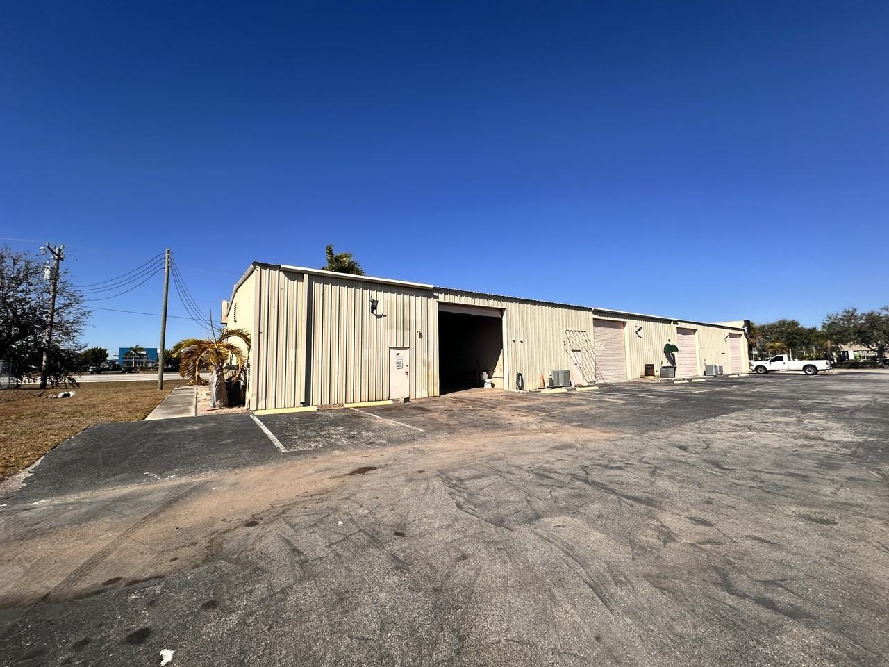 620 Ne 15th Ave - Photo 4 of 13