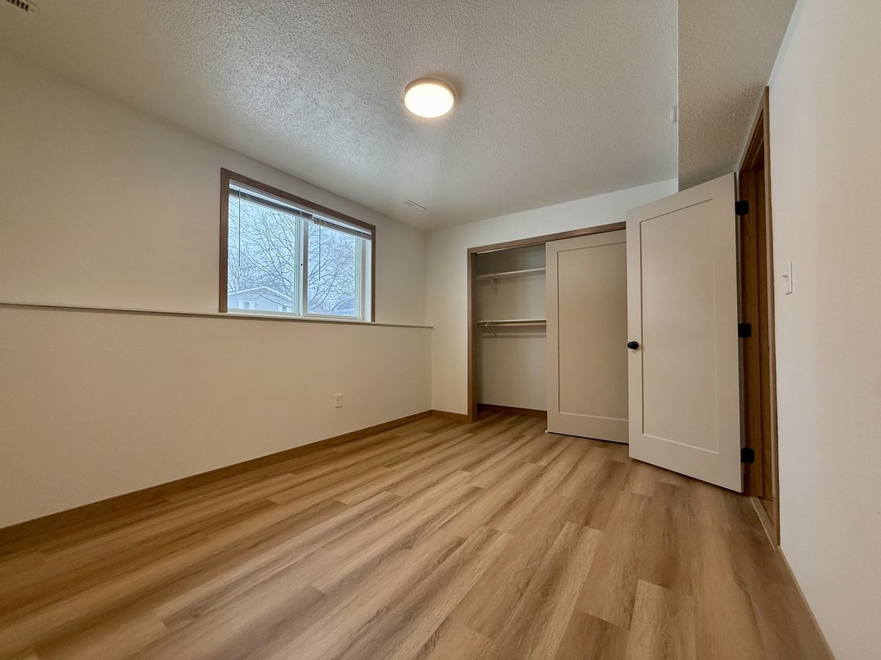 1028 Castlewood Dr - Photo 3 of 14
