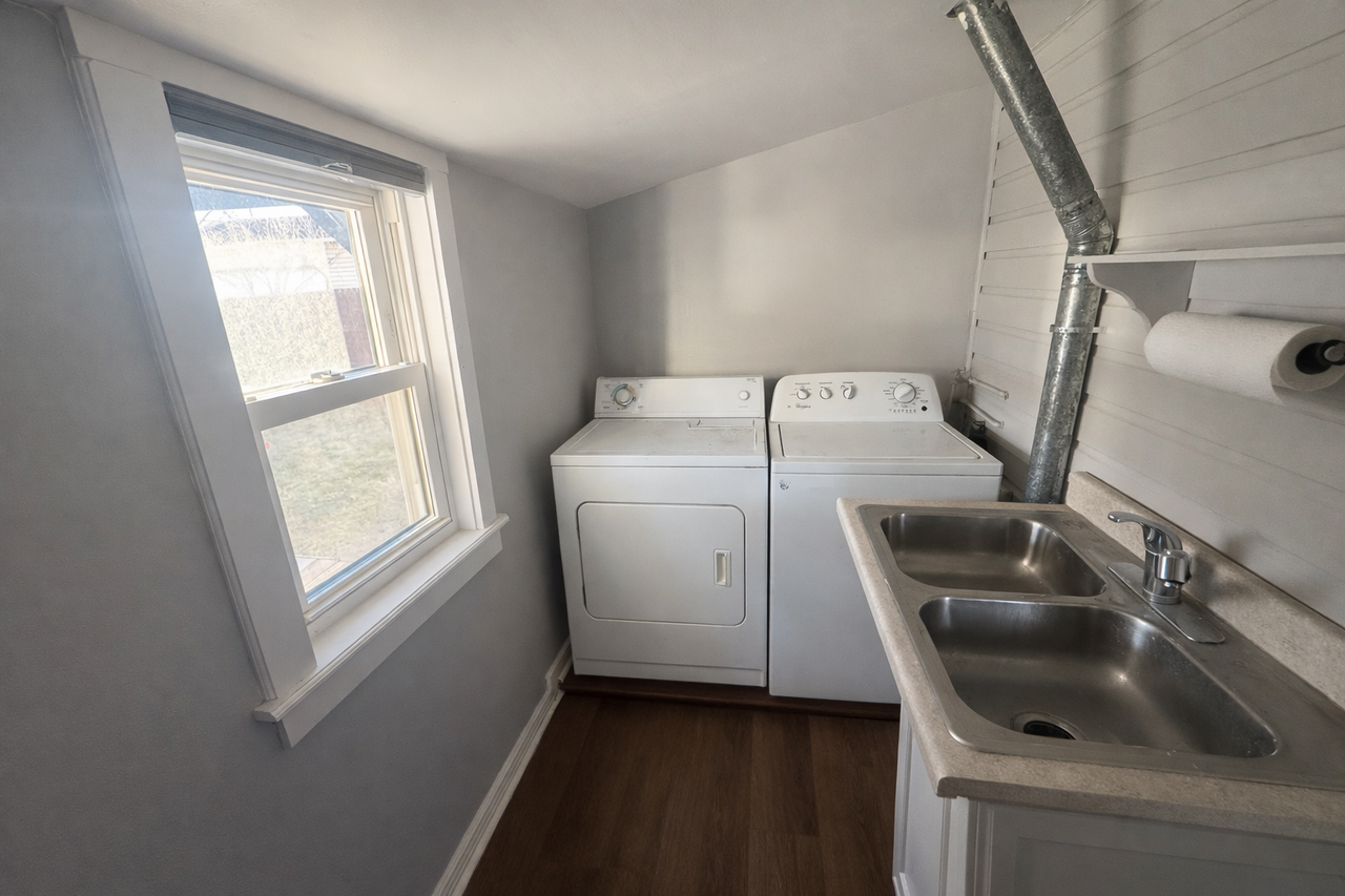 146 6th St - Photo 7 of 11