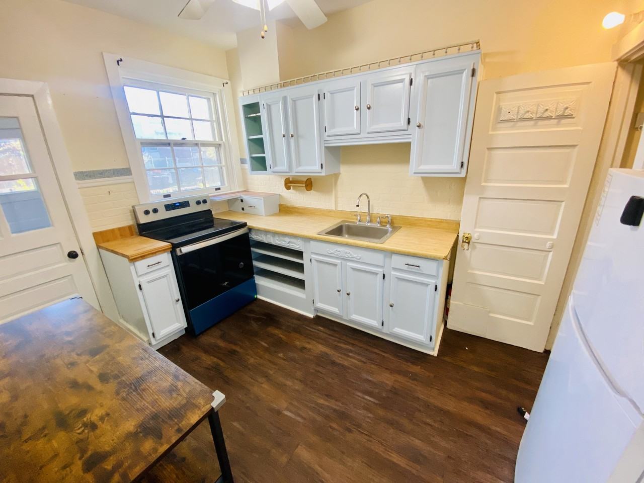 1422 Markley St - Photo 6 of 13