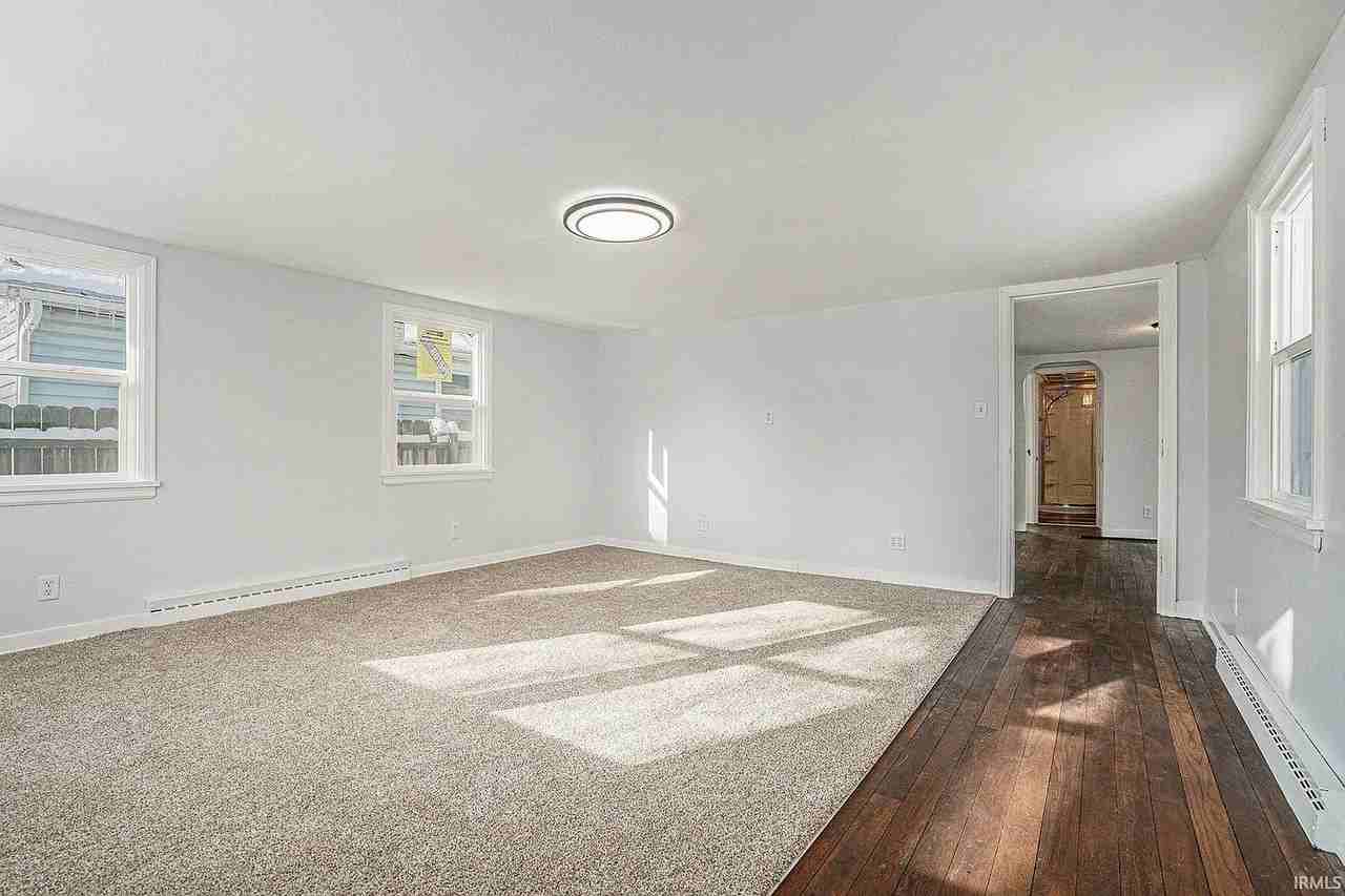 1339 E Bowman St - Photo 3 of 16