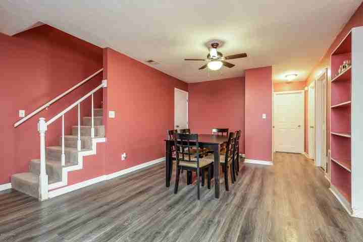 340 Hillcrest Dr - Photo 5 of 14