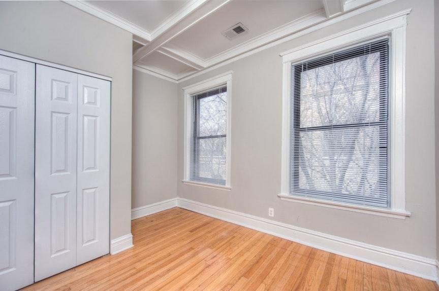 1211 W Catalpa Ave #1 - Photo 4 of 9