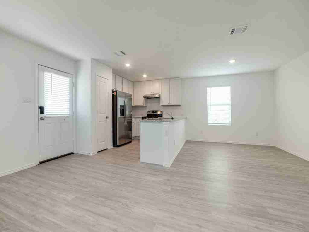 10410 Torroja Way - Photo 5 of 14