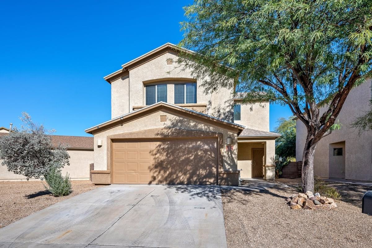 8254 W Kerr St - Photo 4 of 31