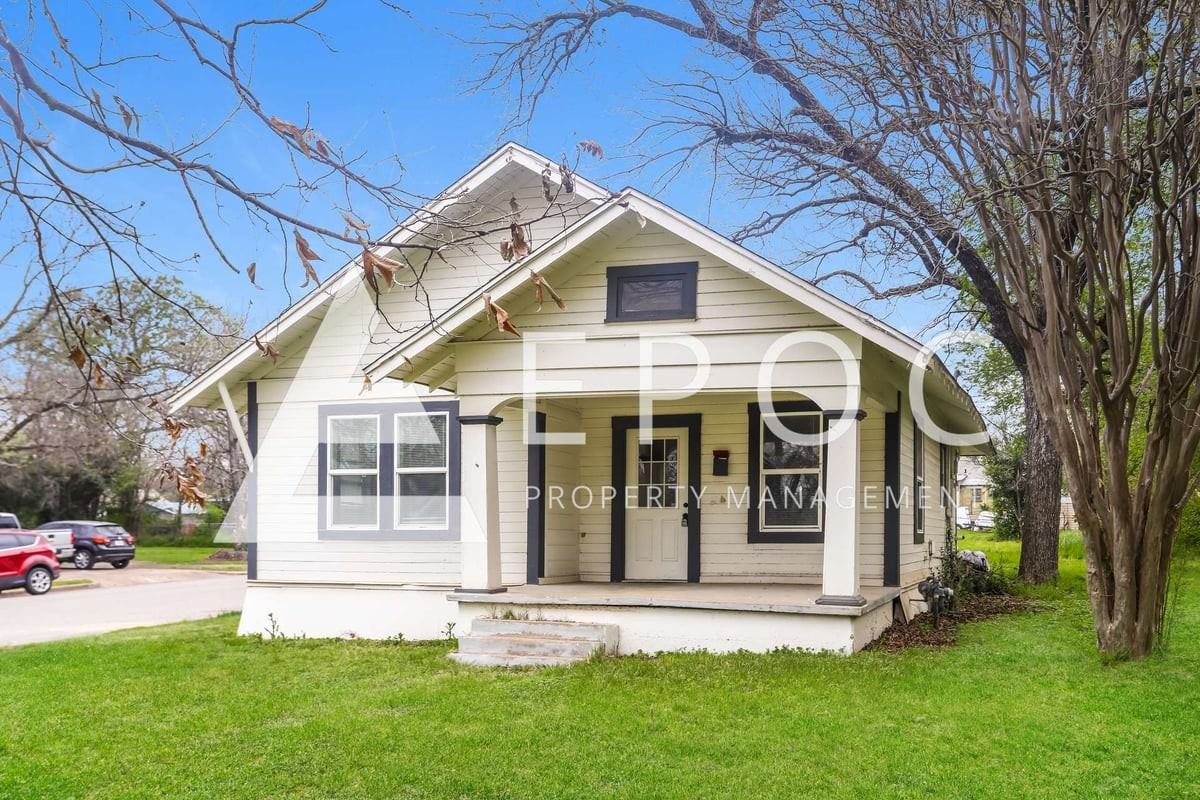 1925 Proctor Ave - Photo 2 of 15