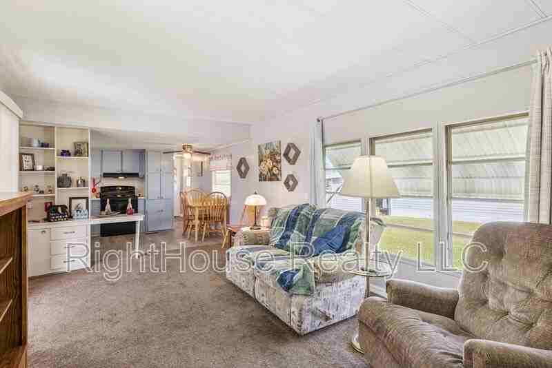 77 Wildwood Ln - Photo 5 of 40