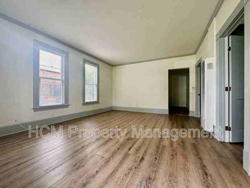 1570 Locust St - Photo 3 of 14