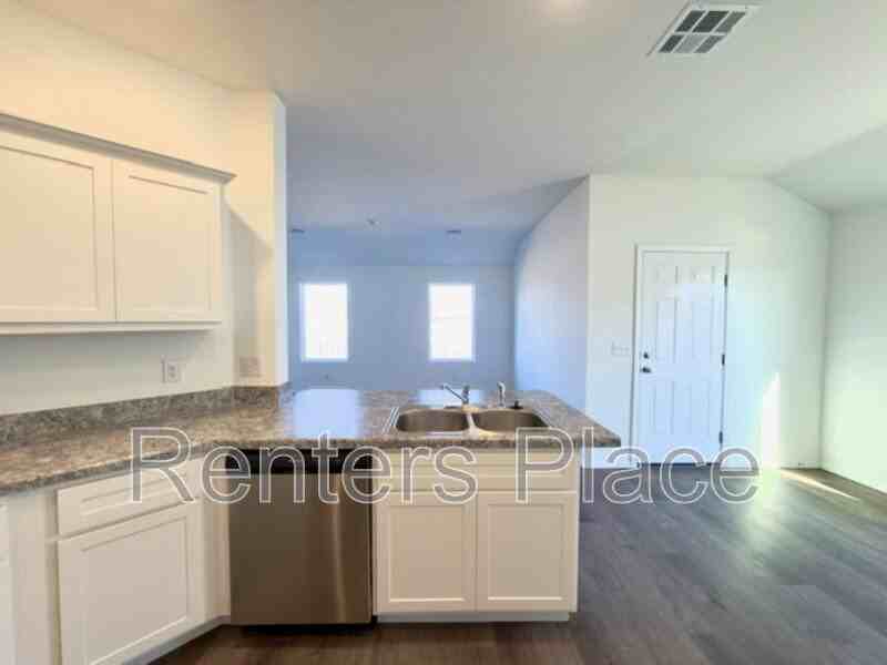 1116 Raven Dr - Photo 3 of 17