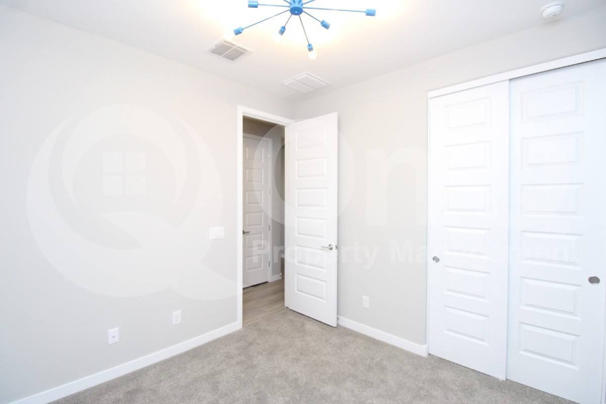 4136 N 94th Ave - Photo 2 of 10