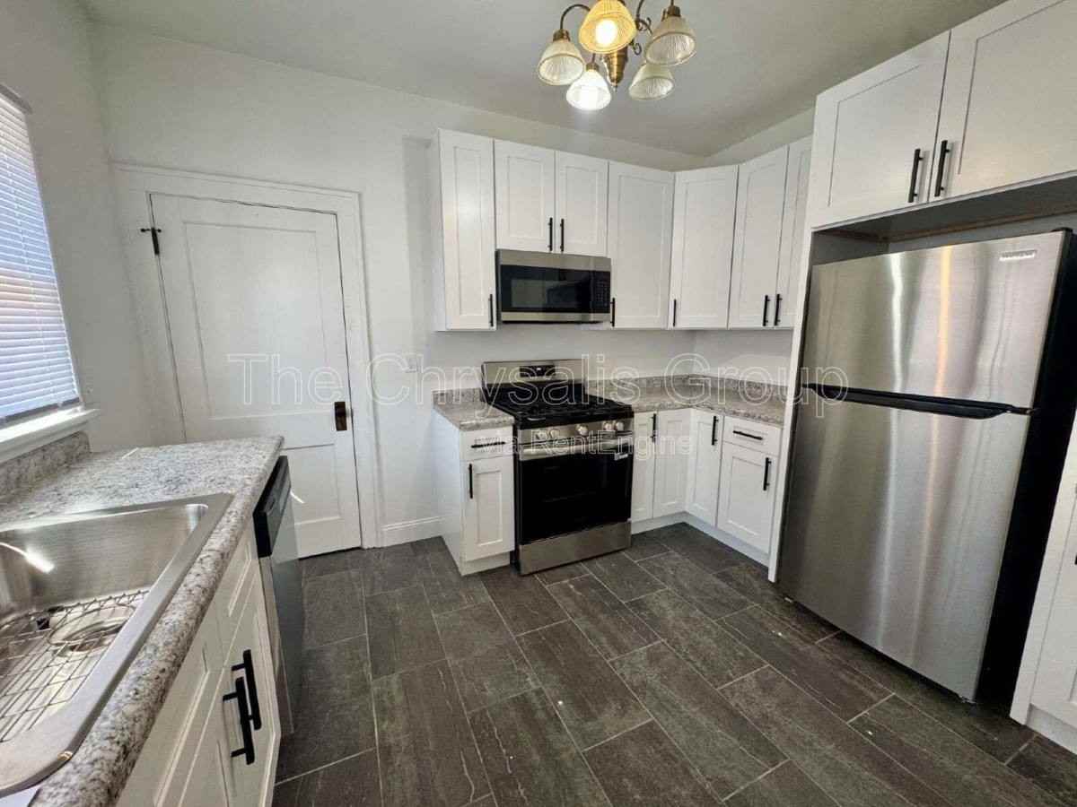 224 W Campbell St - Photo 3 of 5