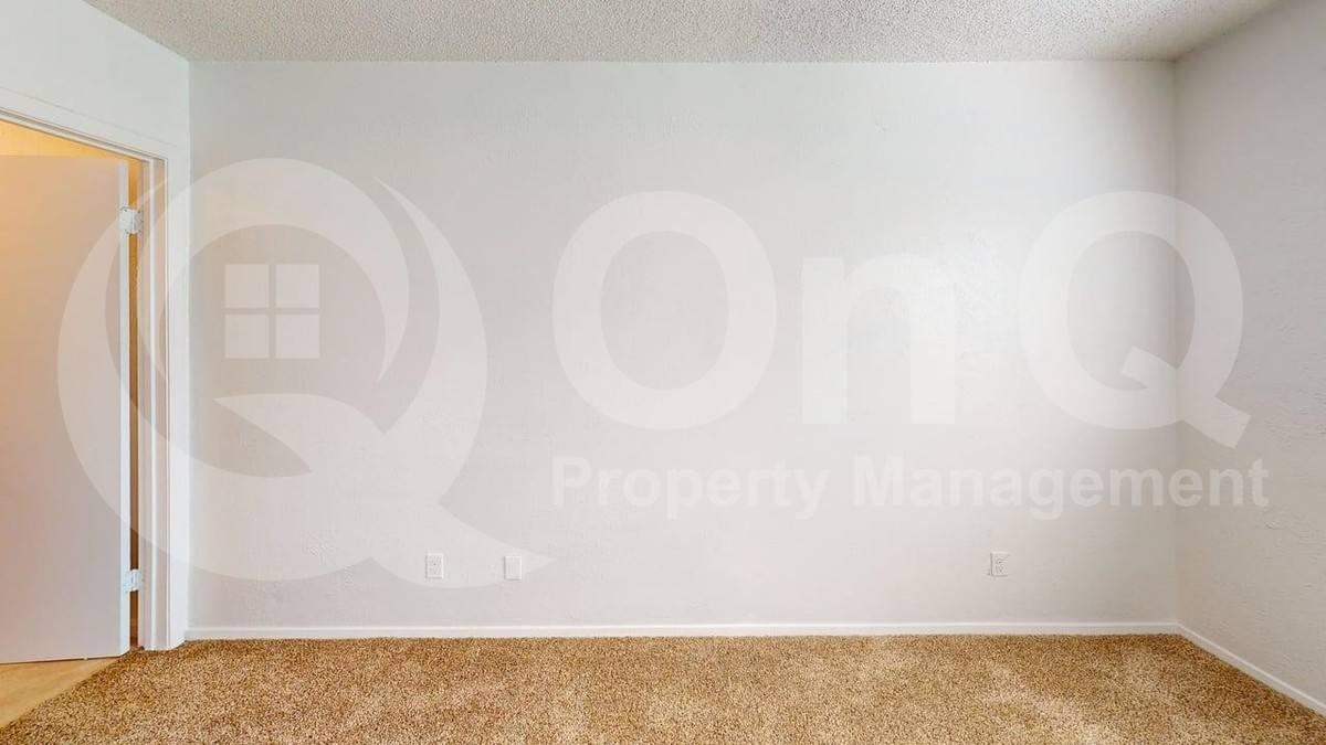 837 Wendy Dr - Photo 2 of 8