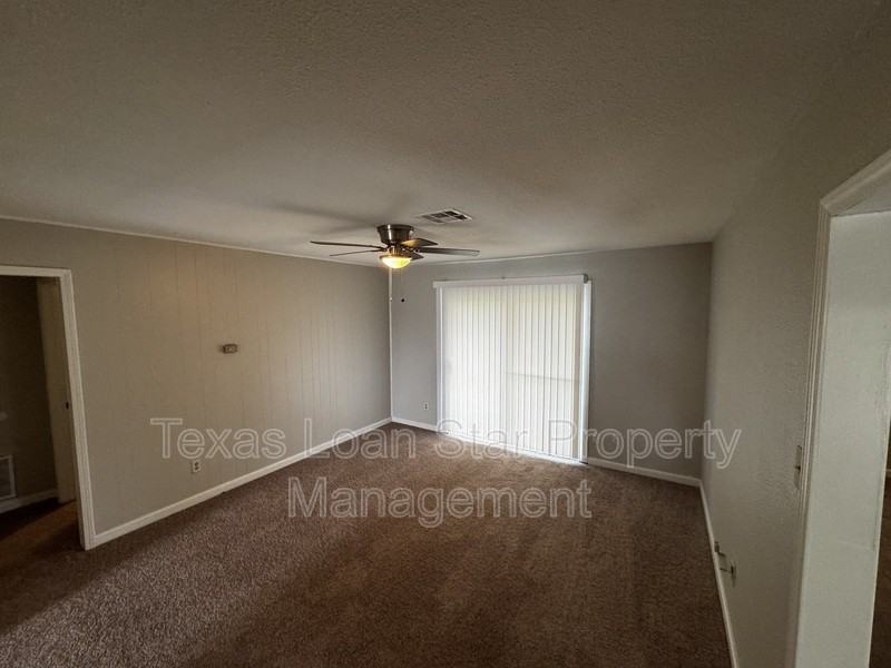 1922 Bunzel St - Photo 6 of 16