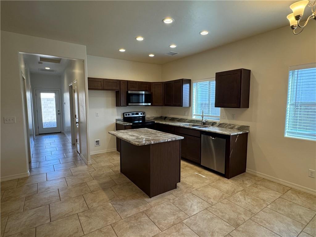 3532 N Burbank St - Photo 3 of 10