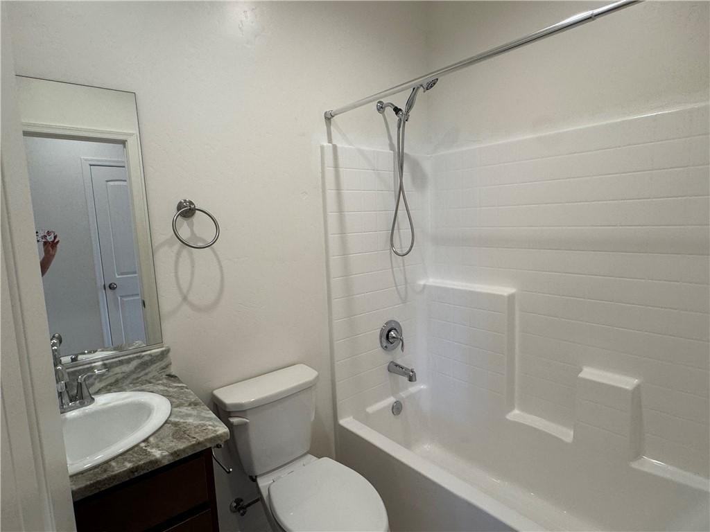 3532 N Burbank St - Photo 5 of 10