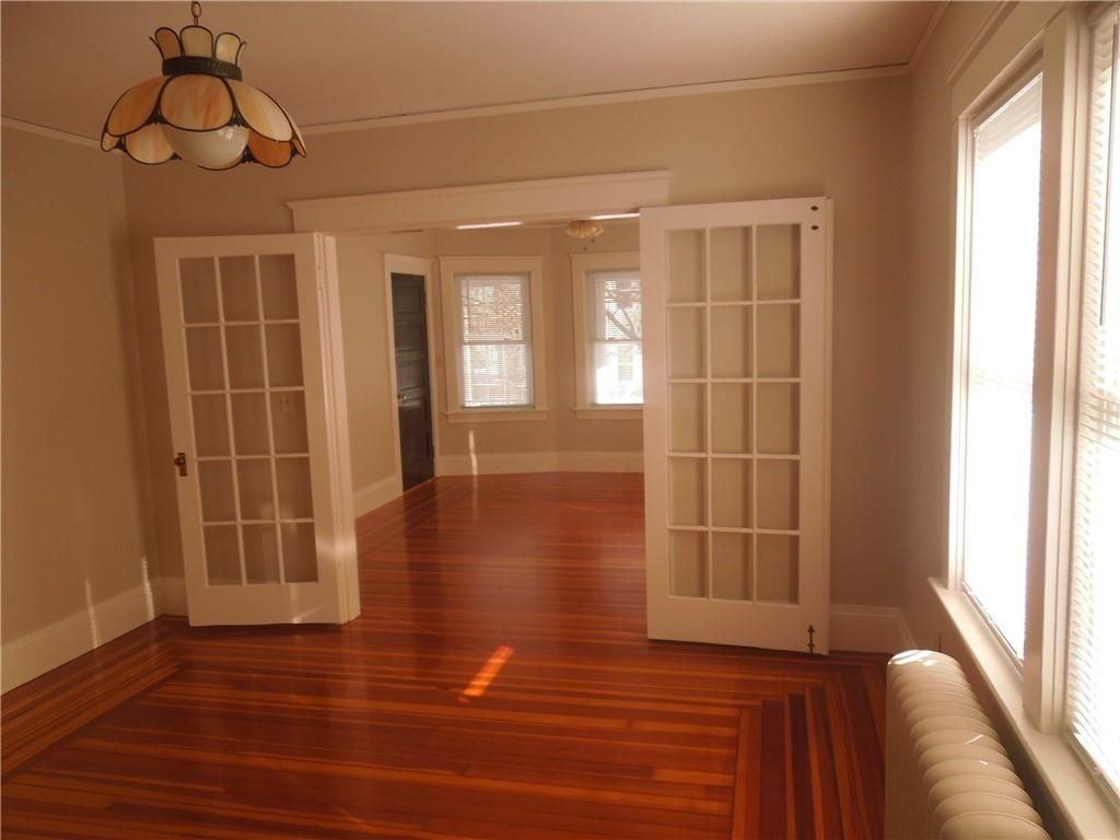 44 Gentian Ave - Photo 4 of 11