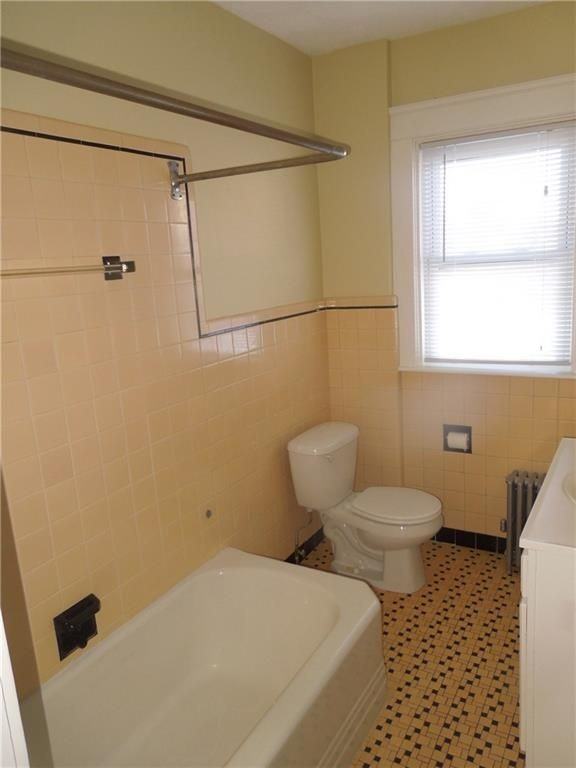 44 Gentian Ave - Photo 7 of 11