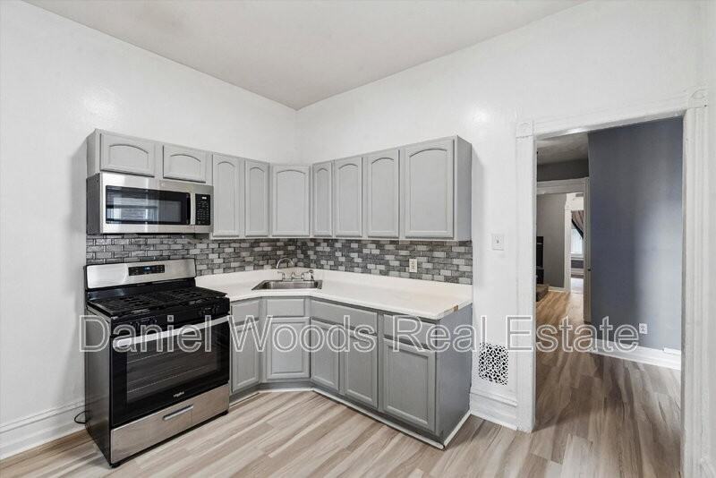 3560 N 11th St - Photo 6 of 17