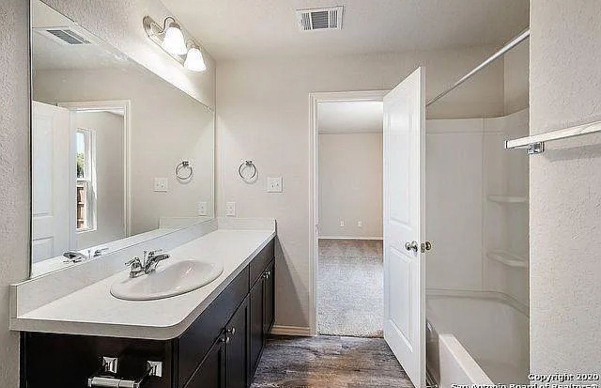 9220 Griffith Run - Photo 6 of 9