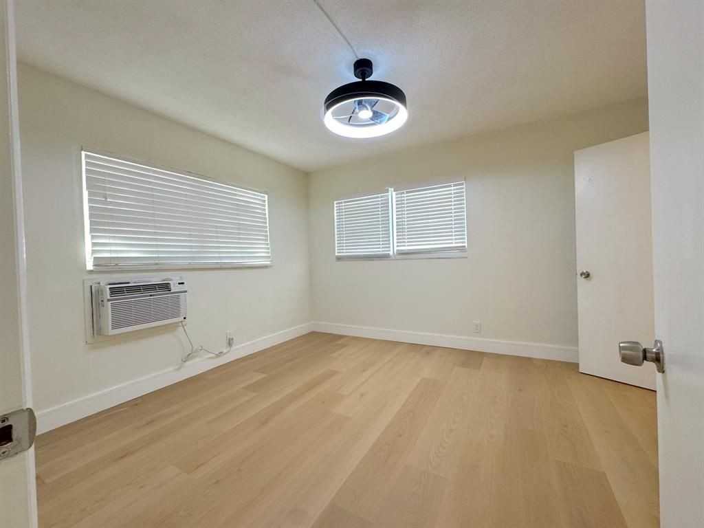 2815 Ne 33rd Ave - Photo 2 of 14