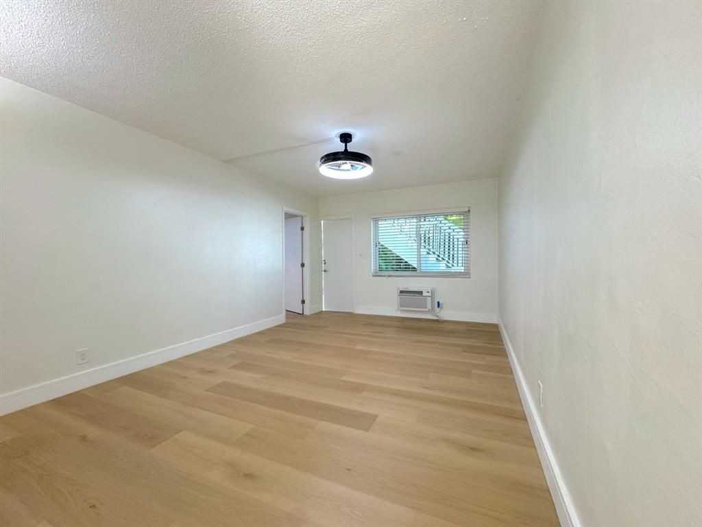 2815 Ne 33rd Ave - Photo 3 of 14