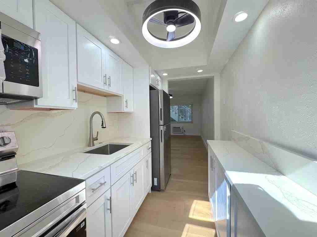 2815 Ne 33rd Ave - Photo 4 of 14