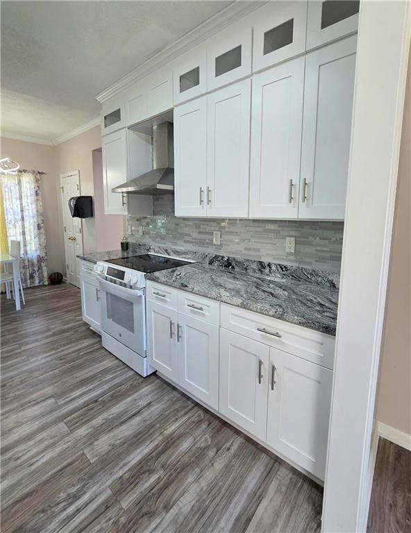 1696 Central Park Loop - Photo 5 of 36