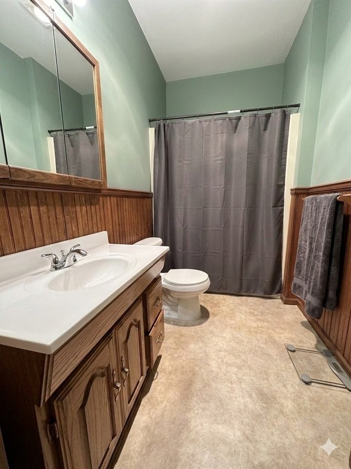 3042 Starr St #1 - Photo 4 of 13