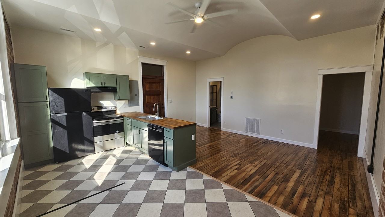 33 N Main St #D - Photo 2 of 9