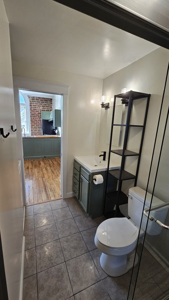 33 N Main St #D - Photo 5 of 9