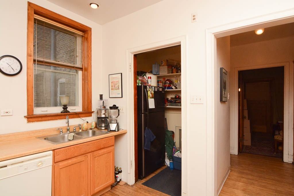 1408 W Rosemont Ave #1 - Photo 3 of 21