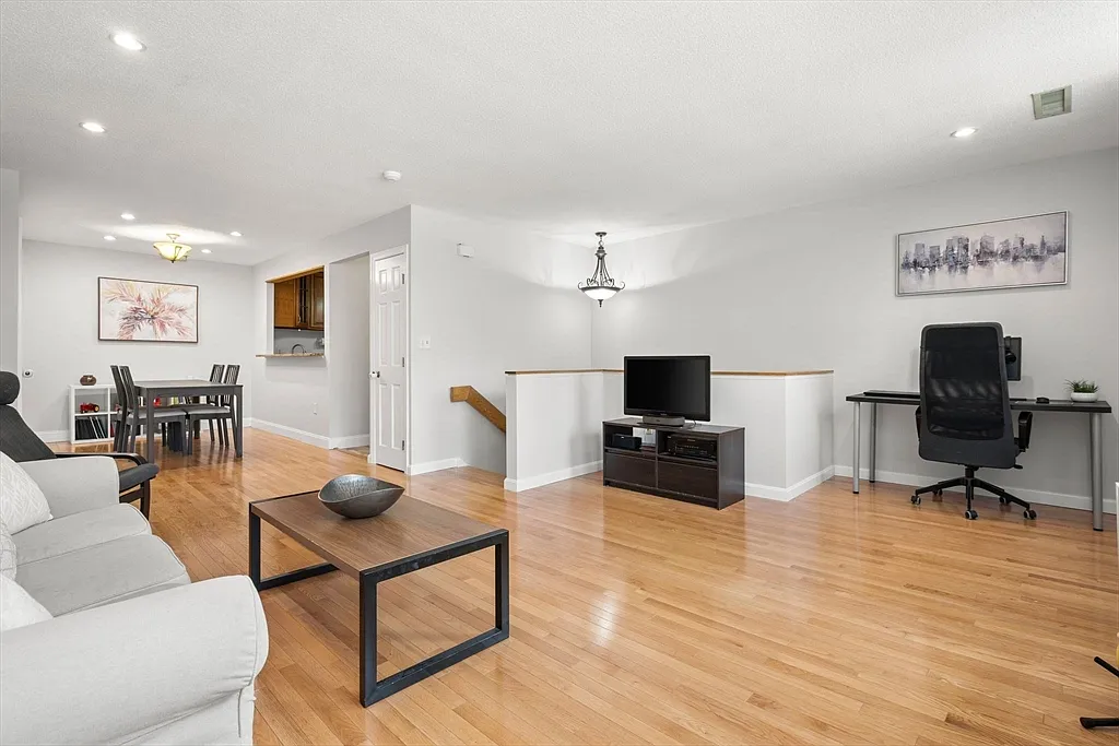 35 Eldridge Rd #202 - Photo 4 of 12