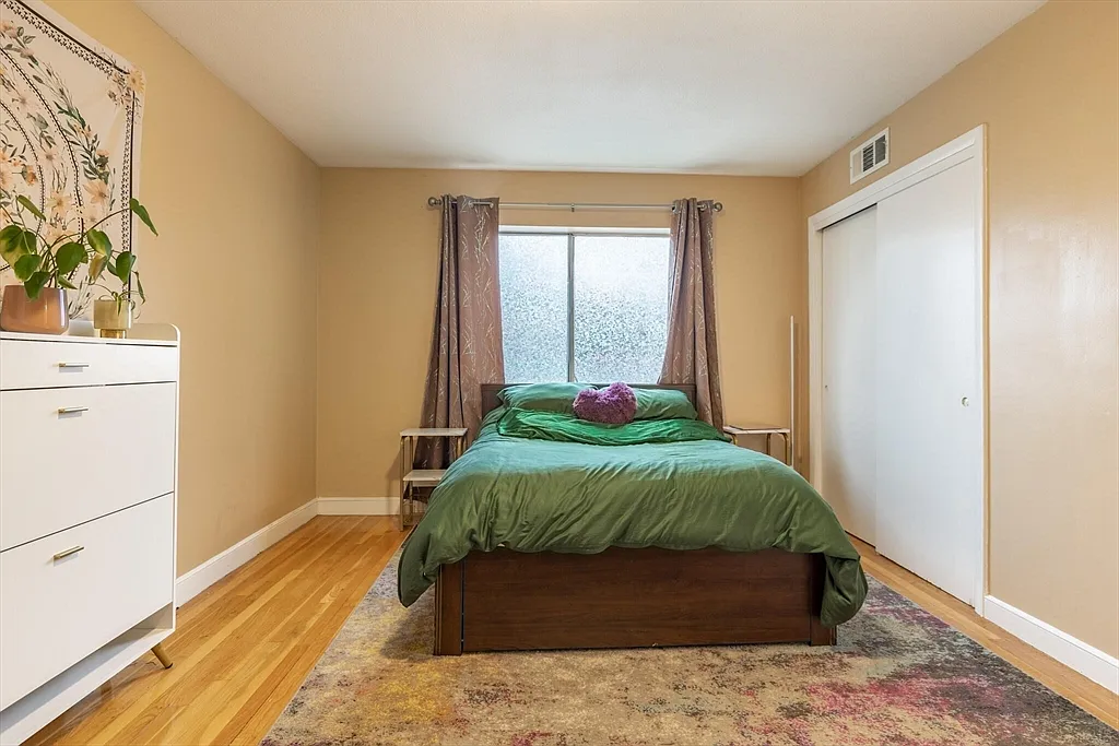 120 Bradlee St #5 - Photo 7 of 10