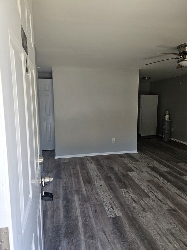 9415 Grandfield Rd - Photo 4 of 7