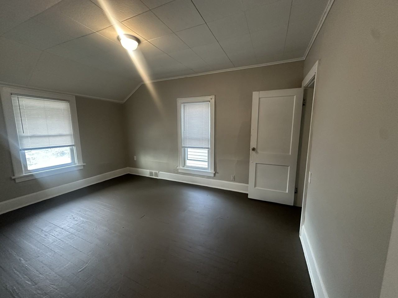 2676 Sullivant Ave - Photo 2 of 9