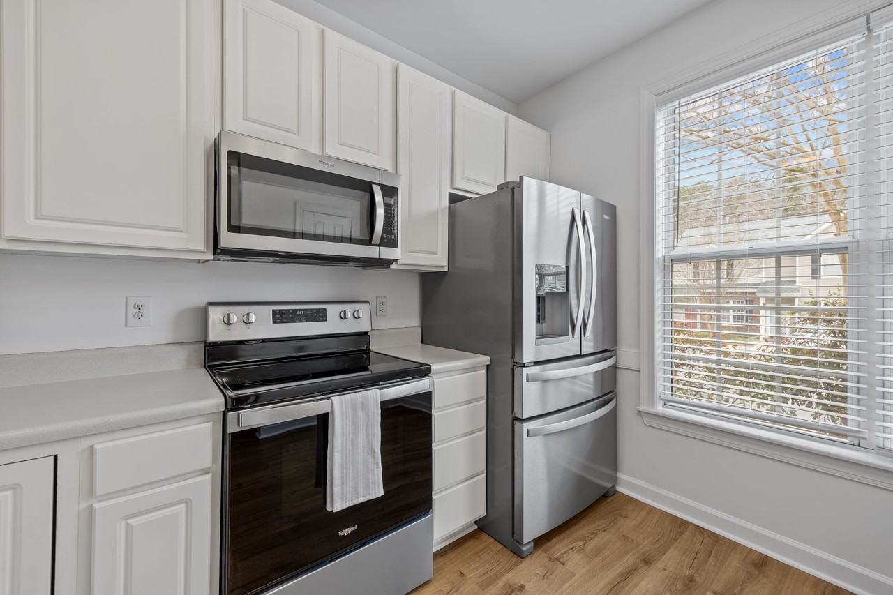 8606 London Park Ct - Photo 4 of 13