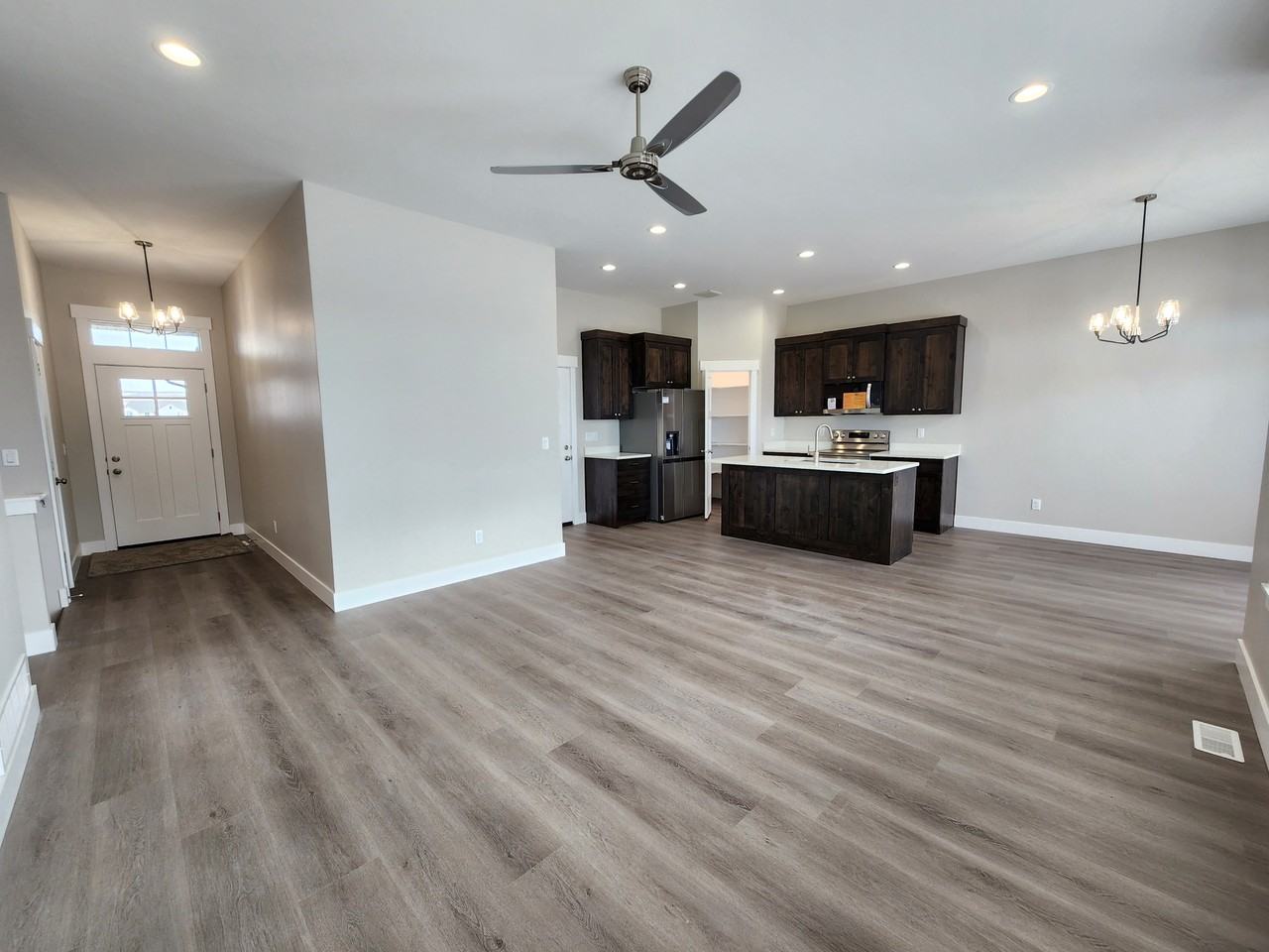 3010 Riata Ln - Photo 3 of 14