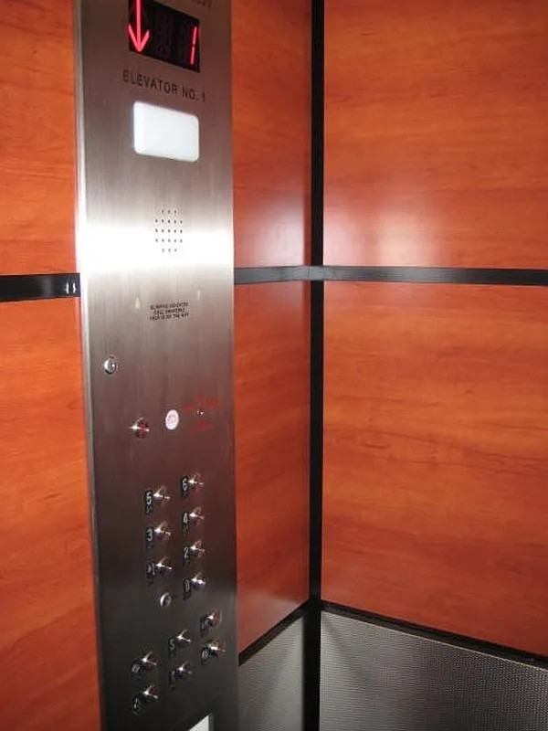 2105 Wallace Ave - Photo 3 of 12