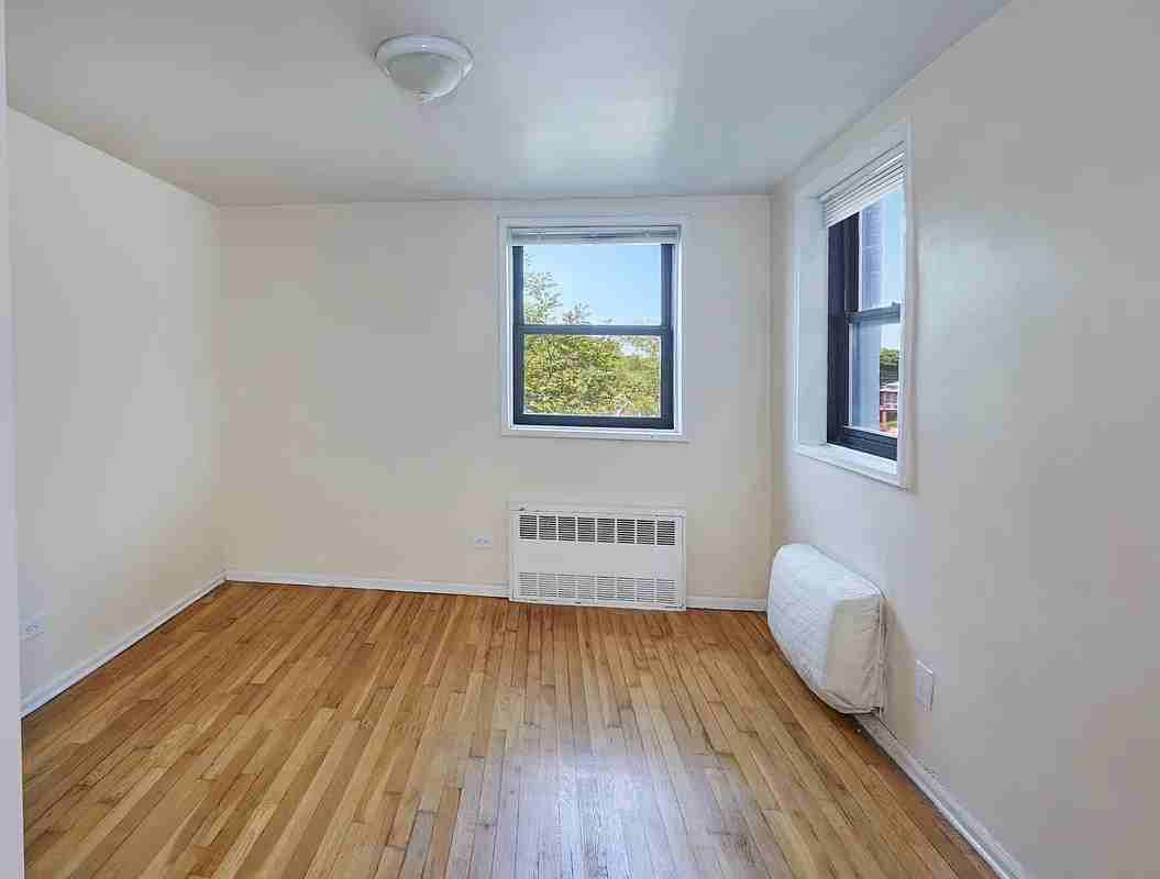 1270 E 51st St - Photo 2 of 9