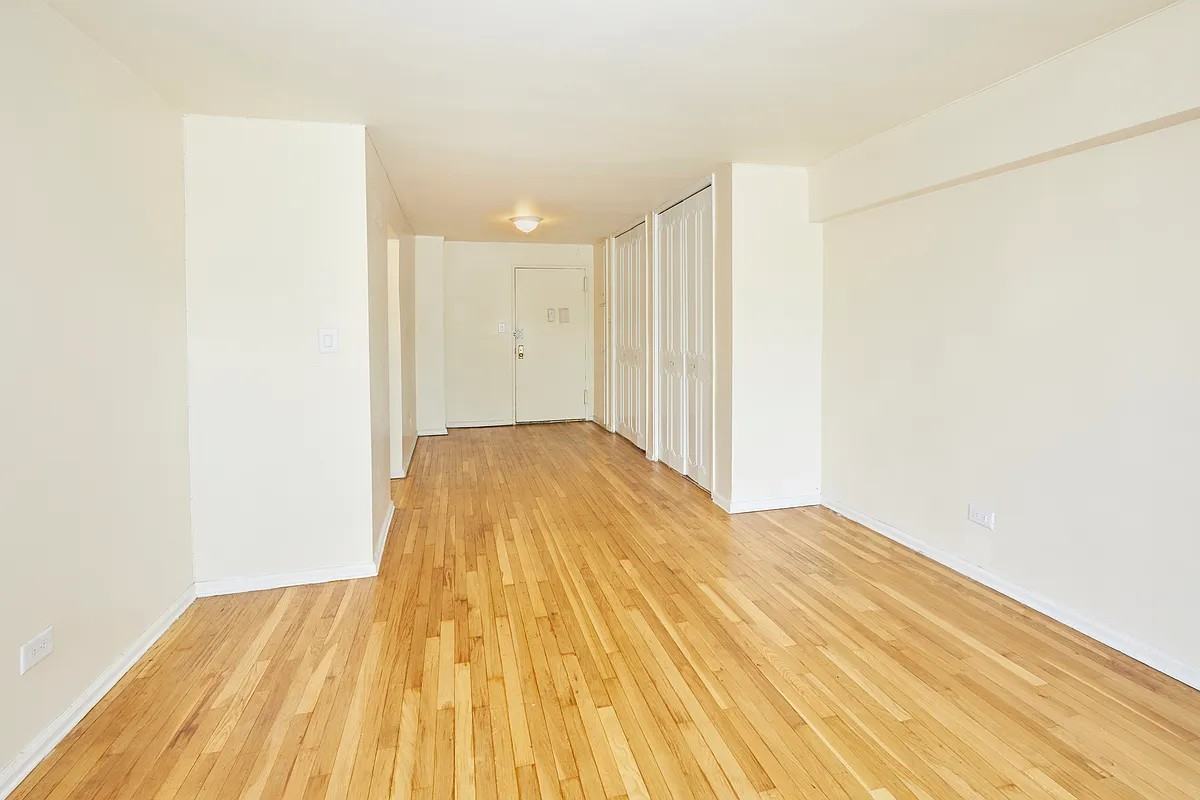 1270 E 51st St - Photo 6 of 9