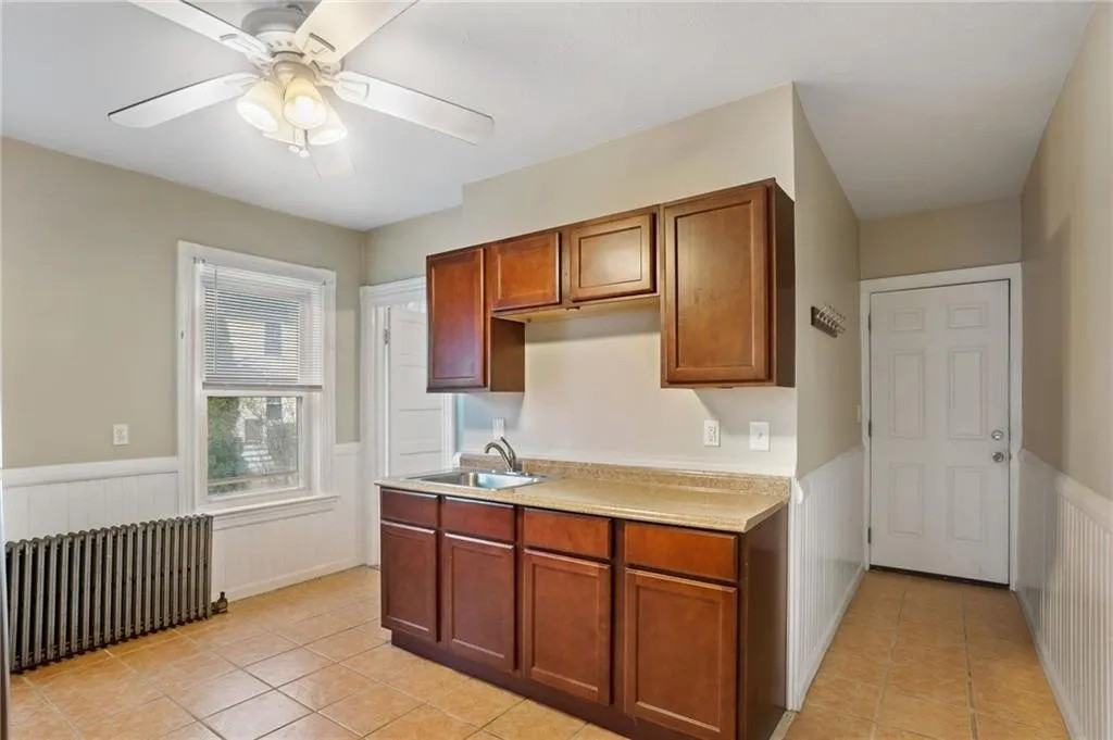 26 Pine St #A - Photo 2 of 13