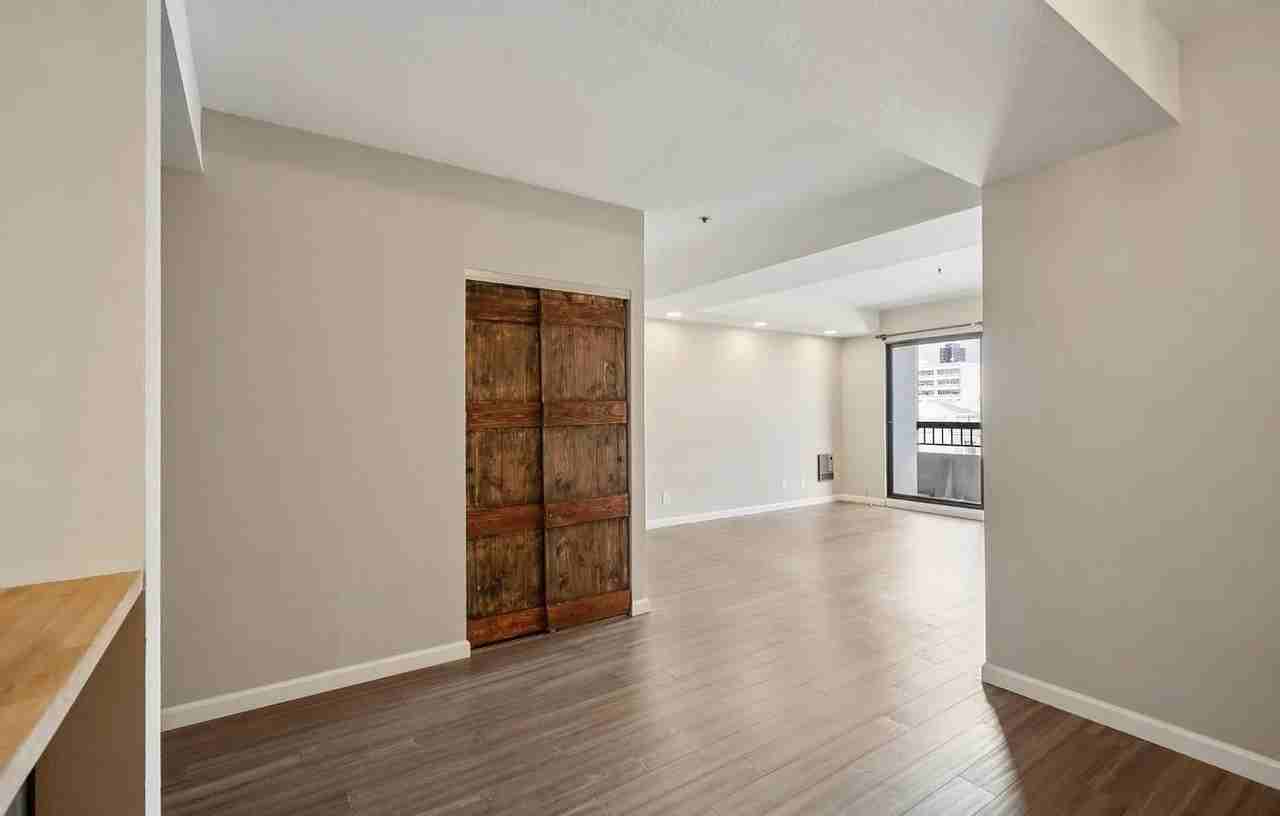 601 Van Ness Ave - Photo 5 of 20