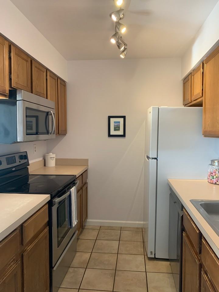 4670 White Rock Cir #1 - Photo 6 of 18